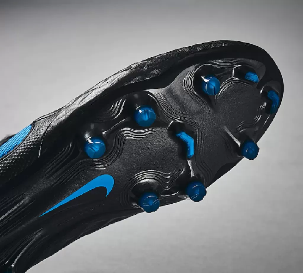 Бутсы профессиональные Nike Tiempo Legend 8 Elite FG
